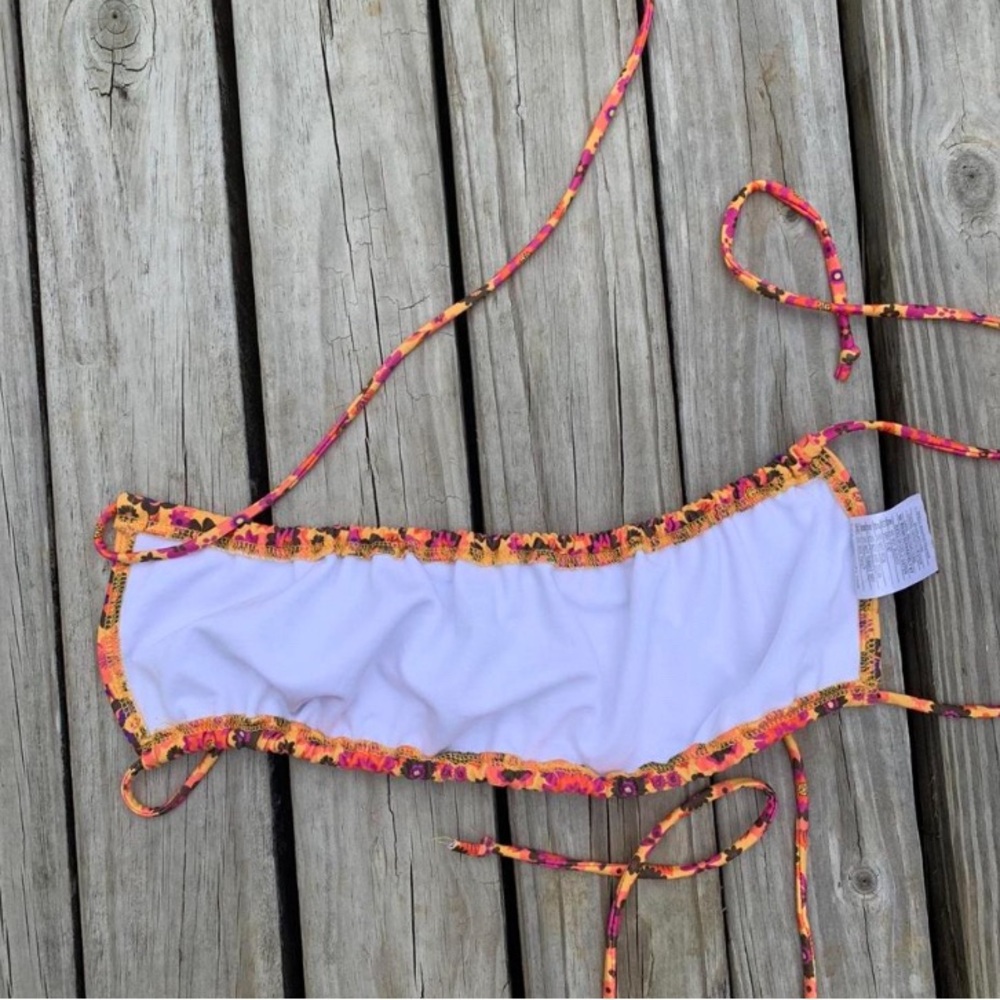 Bikini top & sarong - Picture 6 of 7